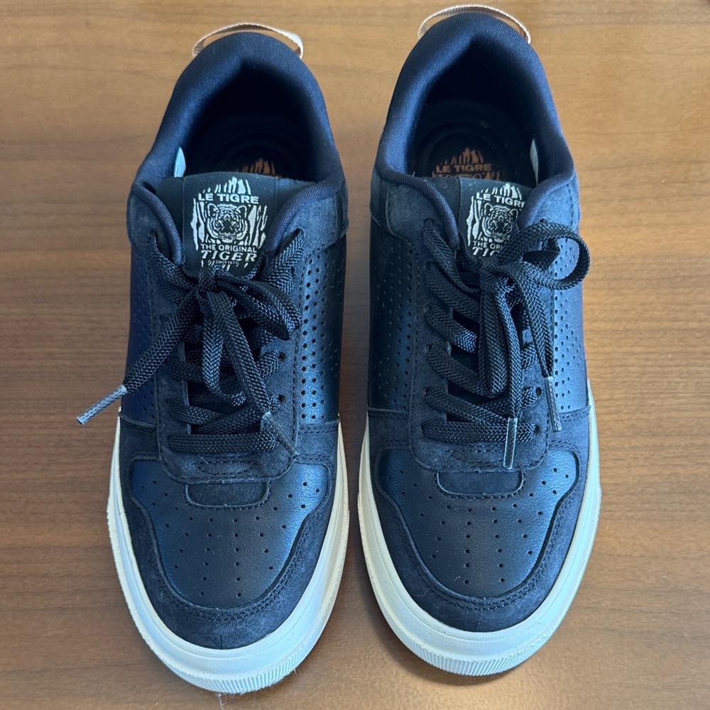 Le Tigre Men's Black and White Sneakers